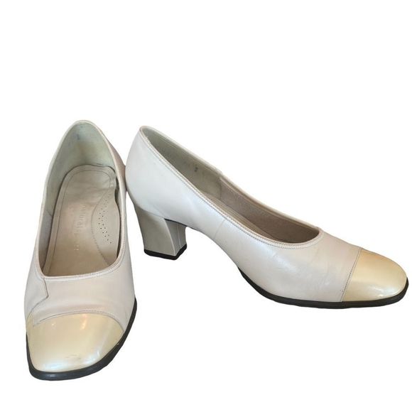 Natural sport made in Canada cream and yellow 2.5 inch heel shoes size 7.5 - Picture 2 of 6